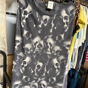 Hot Topic Skull Print Gray Skirt